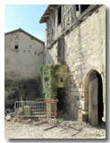 Les marches et l'entrée de l'ancienne citadelle pendant les travaux en 2014