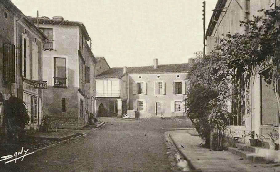 La rue pincipale (Rue Porte Neuve) en 1920