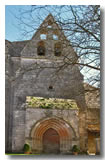 L'entrée de l'église de Lialores