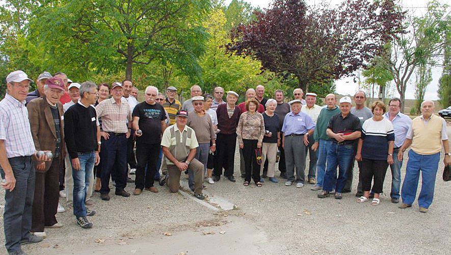 seniors jouent le cochonnet